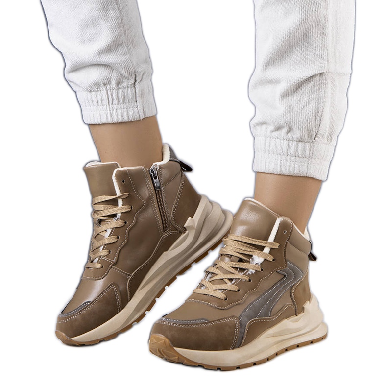 Hnědé zateplené tenisky značky Tasma hnědý