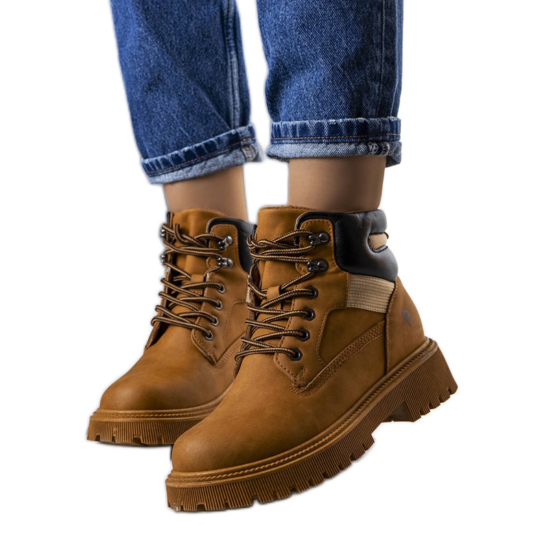 Hnědé zateplené kozačky značky Nadel hnědý