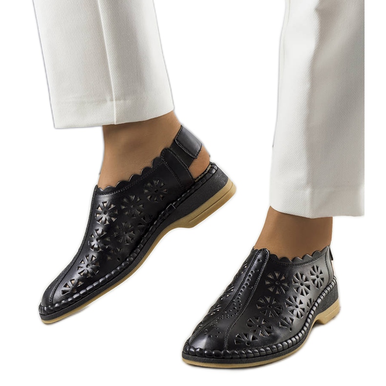 PA1 Černé prolamované pantofle Ferre černá