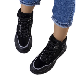 Černé zateplené kozačky od Rimu černý