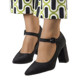 Černé lodičky na sloupku Keller černý