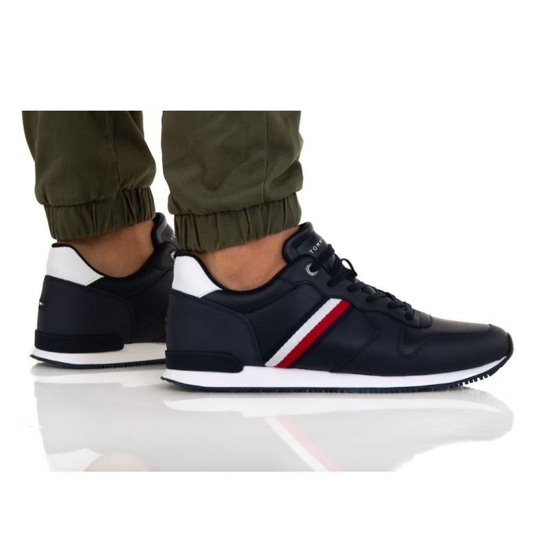 Tommy Hilfiger Iconic Runner Leather M FM0FM04281 DW5 námořnická modrá Tommy Hilfiger Iconic Runner Leather M FM0FM04281 DW5 námořnická modrá