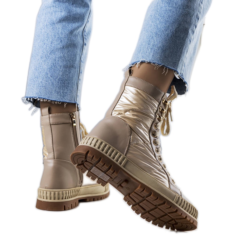 Béžové zateplené kozačky značky Hamina béžový Béžové zateplené kozačky značky Hamina béžový