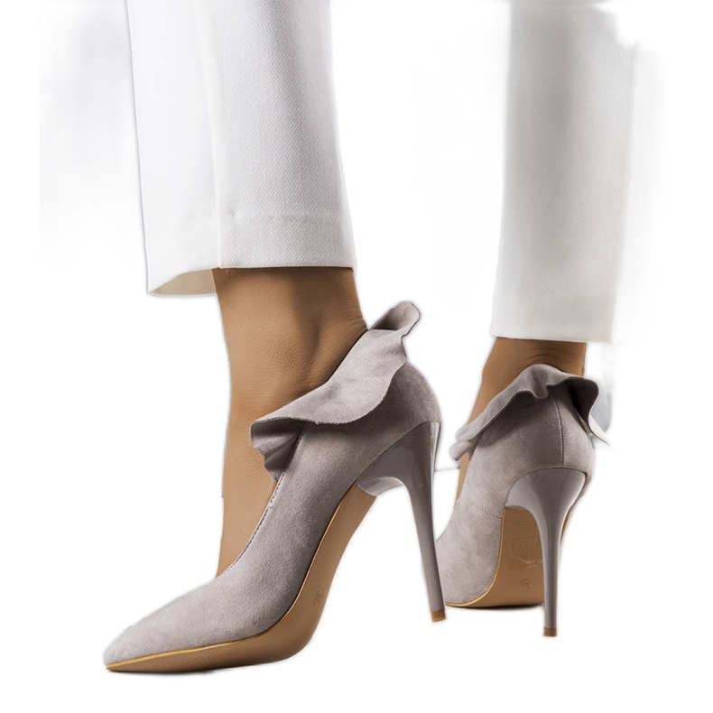 BM Šedé volánové podpatky od Jasmis šedá