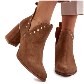Lewski Shoes Dámské semišové kozačky s výřezy vlevo 3075 Camel hnědý Lewski Shoes Dámské semišové kozačky s výřezy vlevo 3075 Camel hnědý