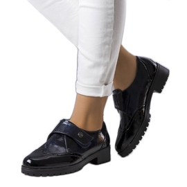 Námořnicky modré lakované boty od Bateli černý