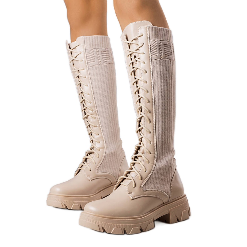 BM Béžové šněrovací kozačky značky Montis béžový