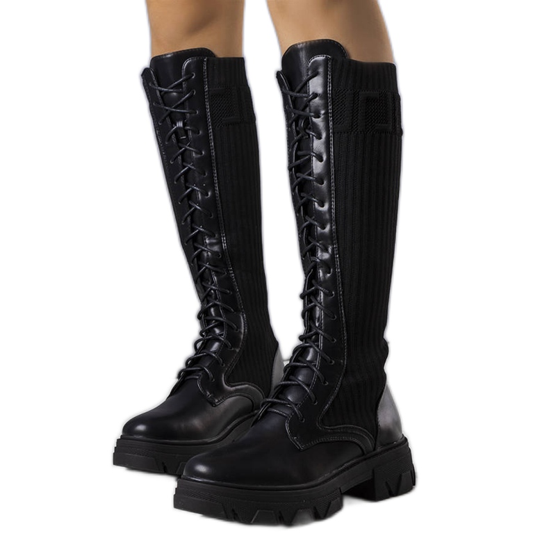 BM Černé šněrovací kozačky značky Montis černá BM Černé šněrovací kozačky značky Montis černá