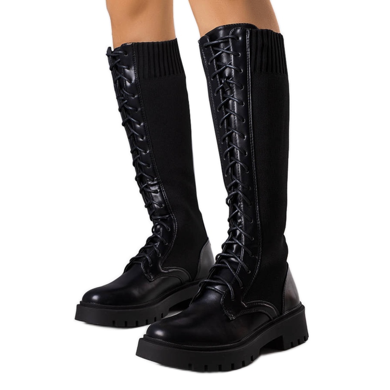 BM Černé šněrovací kozačky značky Monren černá BM Černé šněrovací kozačky značky Monren černá