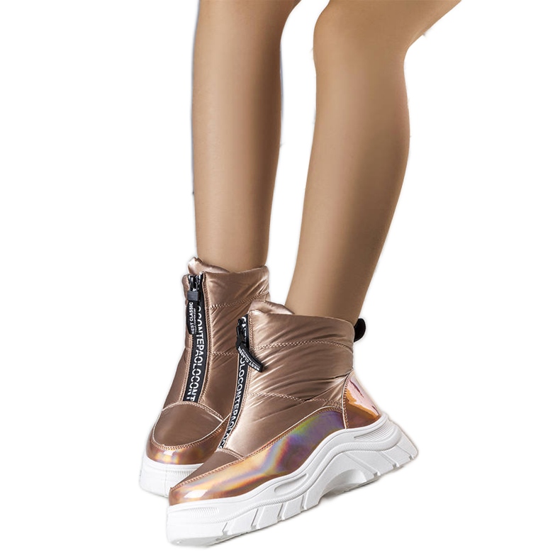 Zlaté lakované sněhule Leonel zlatý