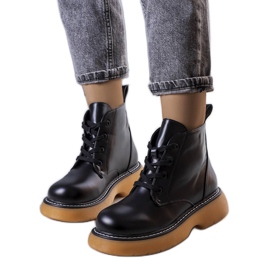 Černé zateplené boty Lutero černý