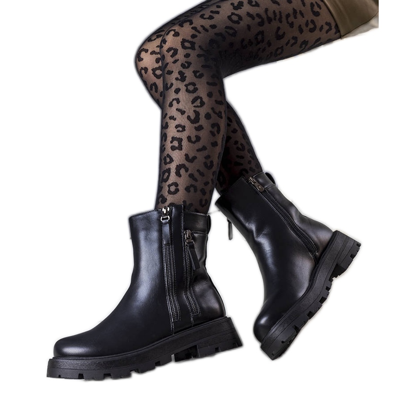 Černé zateplené kozačky značky Ferry černá