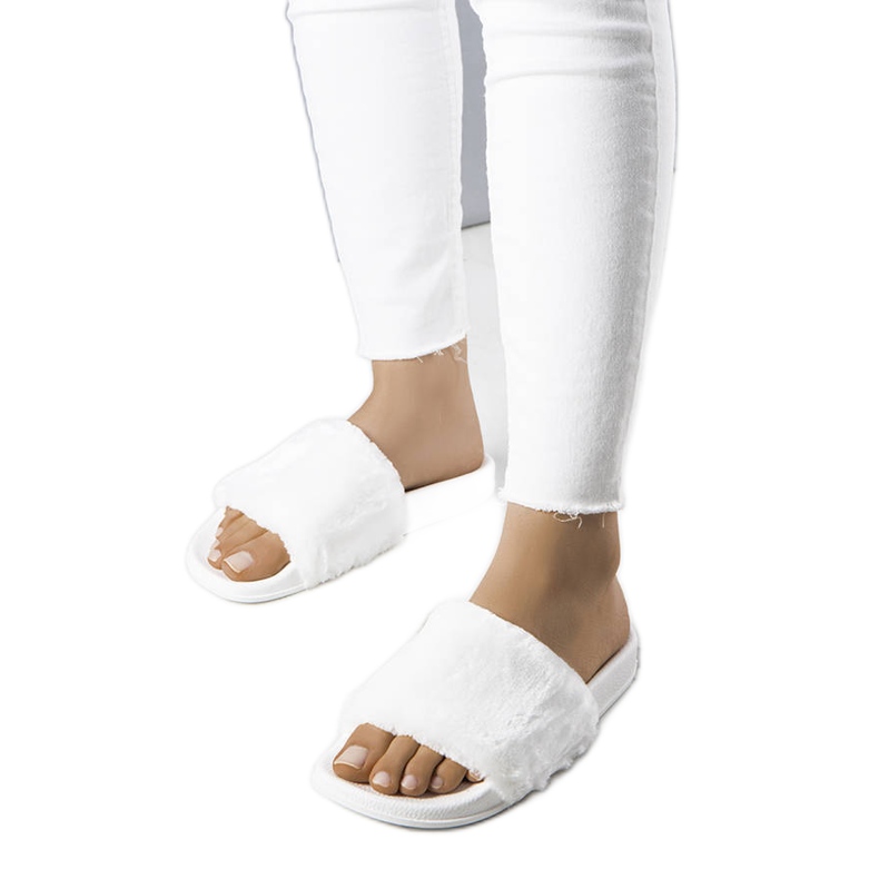 PA1 Bílé slidery s kožešinou Ivory bílý