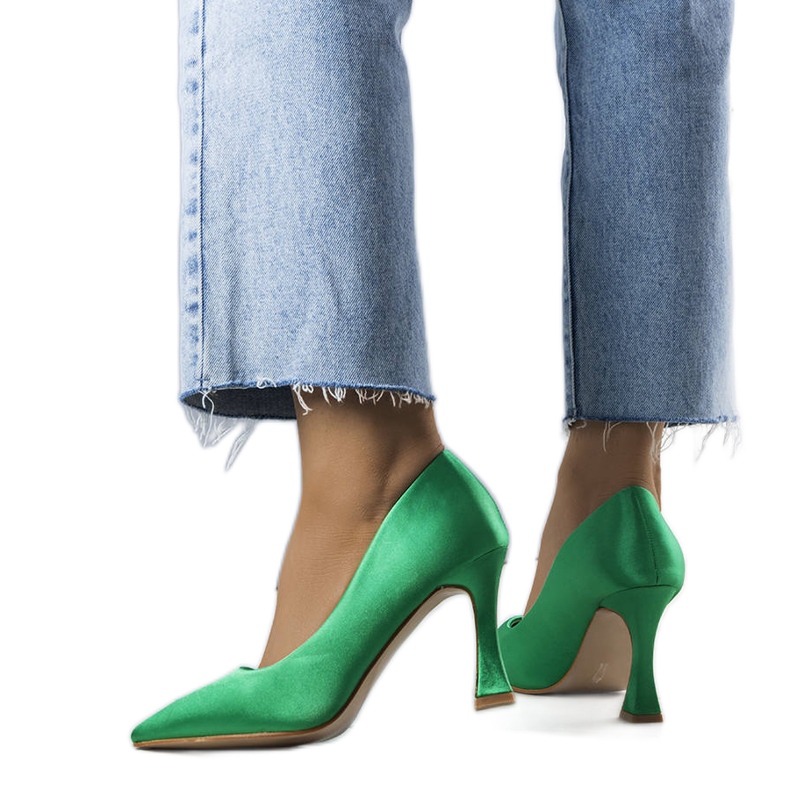 Zelené lodičky na podpatku přesýpacích hodin od Otto zelená Zelené lodičky na podpatku přesýpacích hodin od Otto zelená