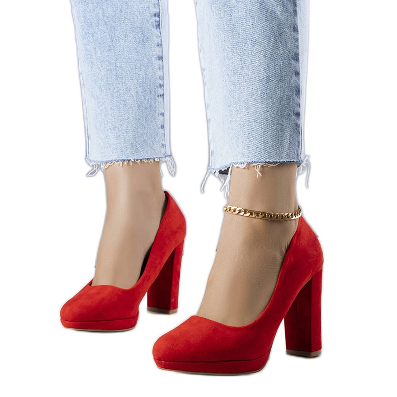 Červené lodičky na podpatku od Leonarda Červené lodičky na podpatku od Leonarda