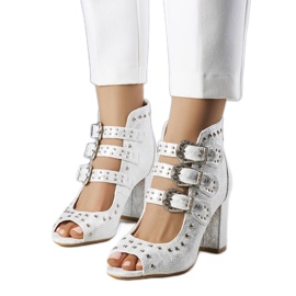 Stříbrné třpytivé boty s čepy stříbrný Stříbrné třpytivé boty s čepy stříbrný