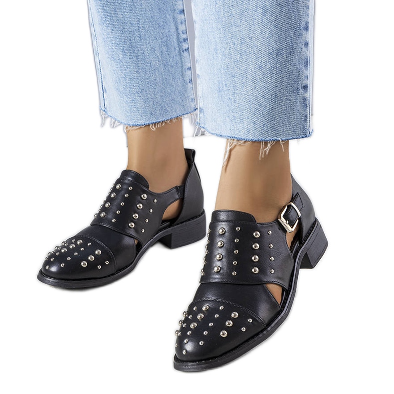 Černé šněrovací boty Irene černá