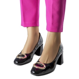 Vinceza Černé lakované lodičky od Kathleen černá Vinceza Černé lakované lodičky od Kathleen černá