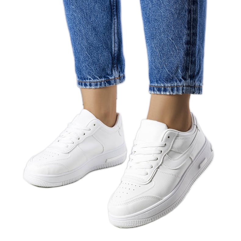 BM Bílé tenisky na silné podrážce od Kim bílý