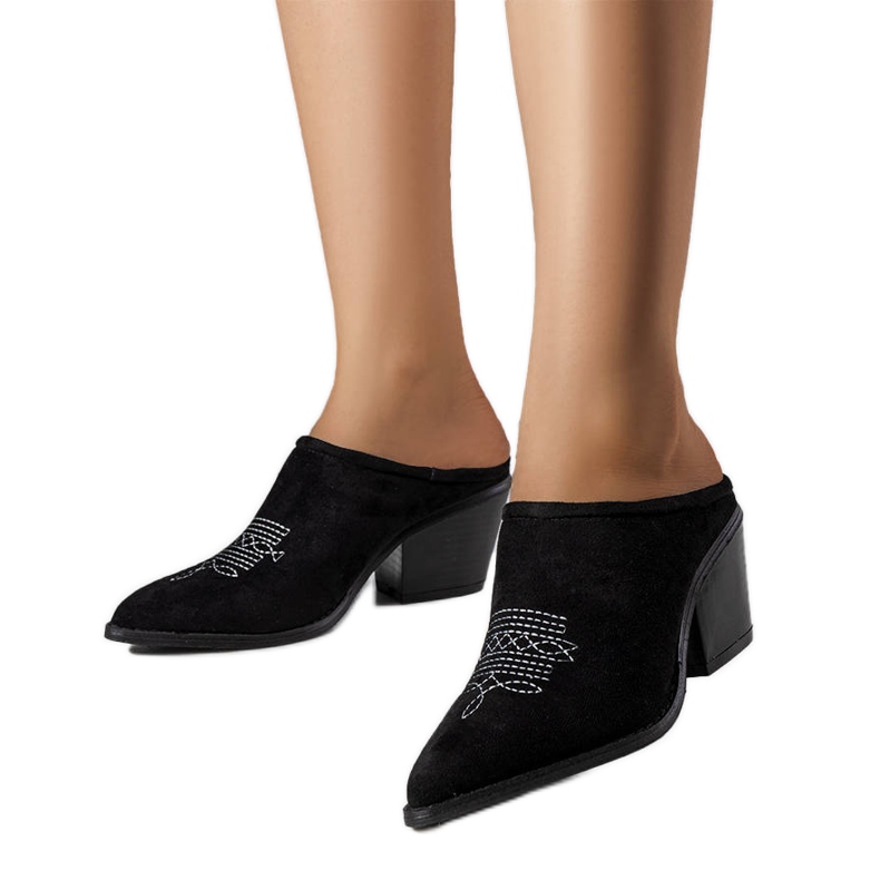 Černé skluzavky se zabudovanou přední částí od Lindy černá