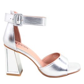 BM Sandály na podpatku Ellen Silver s páskem stříbrný