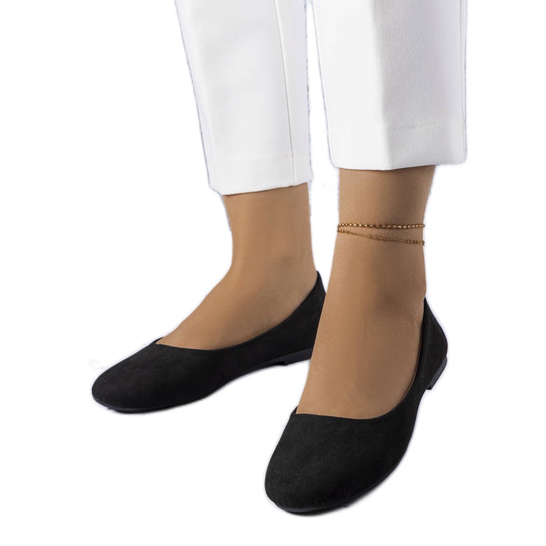 Černé balerínky s koženou stélkou od Lespérance černá