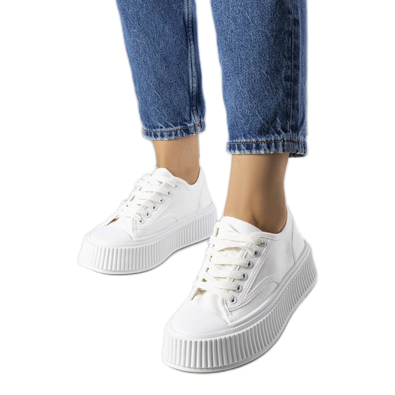 Bílé tenisky na platformě od Delores bílý