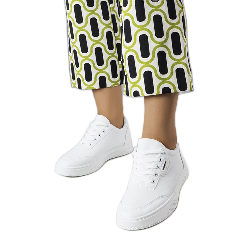 Bílé sportovní tenisky Leroux bílý