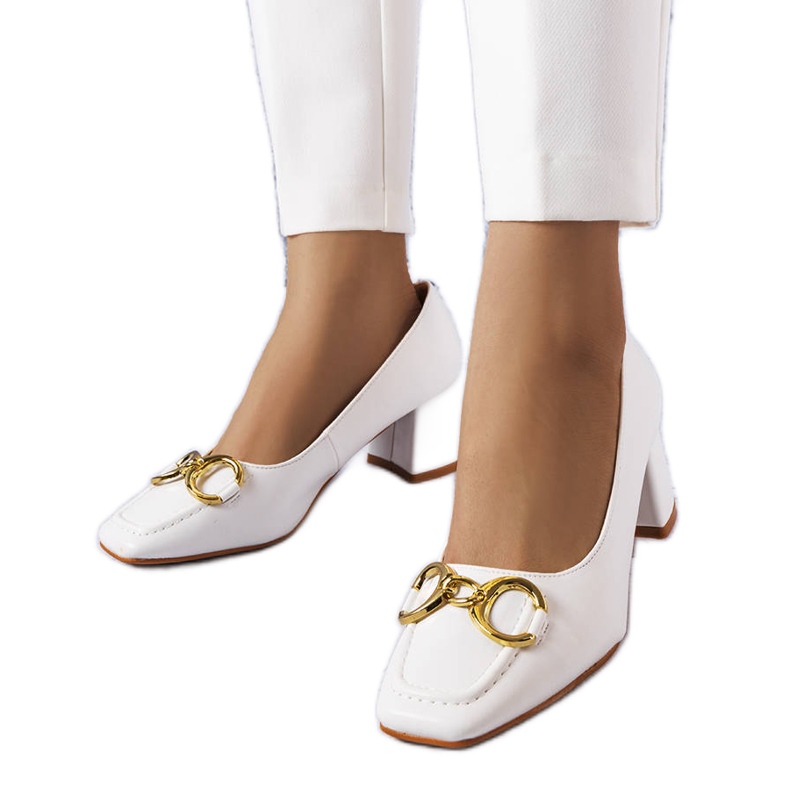 Bílé lodičky s hranatou špičkou z Neufville bílý