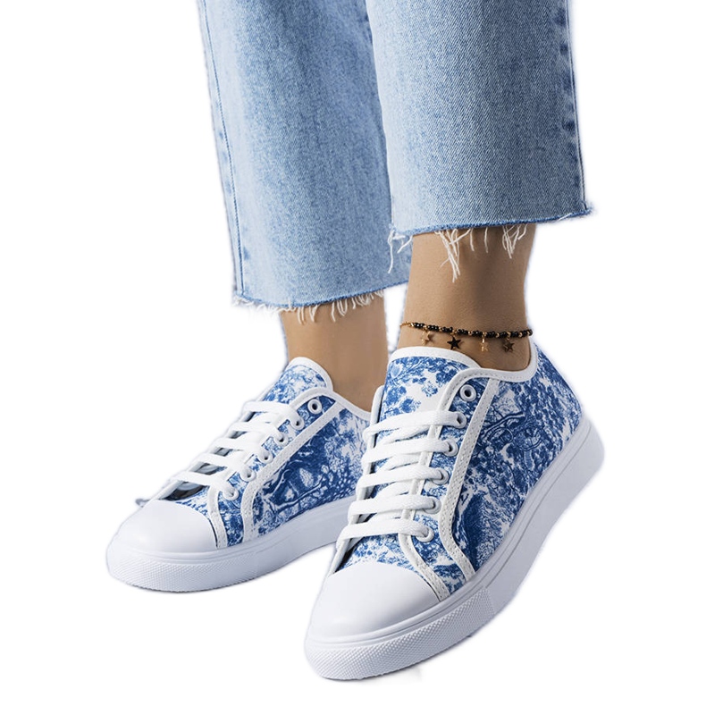 Bílé a modré textilní tenisky od Aucoinu bílý Bílé a modré textilní tenisky od Aucoinu bílý