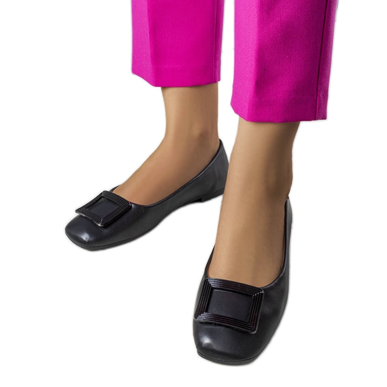 Černé baleríny se sponou Sheller černá