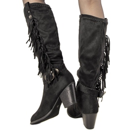 Černé zateplené kozačky od Achin černý