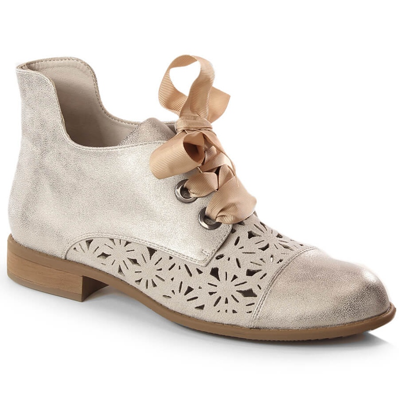 Dámské prolamované zlaté kozačky na plochém podpatku Jezzi ASA142-6A zlatý Dámské prolamované zlaté kozačky na plochém podpatku Jezzi ASA142-6A zlatý