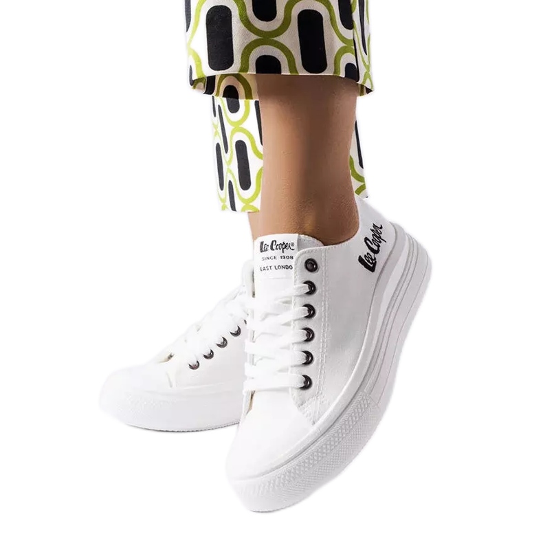 Bílé tenisky Lee Cooper LCW-23-44-1623L bílý