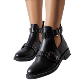 Černé vykrojené kozačky od Blondlot černá