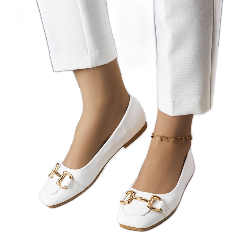 Bílé balerínky se zlatým zdobením Iris bílý