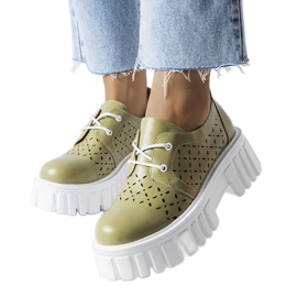 Zelené prolamované masivní boty značky Camus zelená Zelené prolamované masivní boty značky Camus zelená