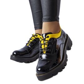 Černožluté lakované boty od Amandier černý