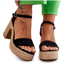 FI1 Pohodlné semišové sandály na masivní černé tyči Elishia černá