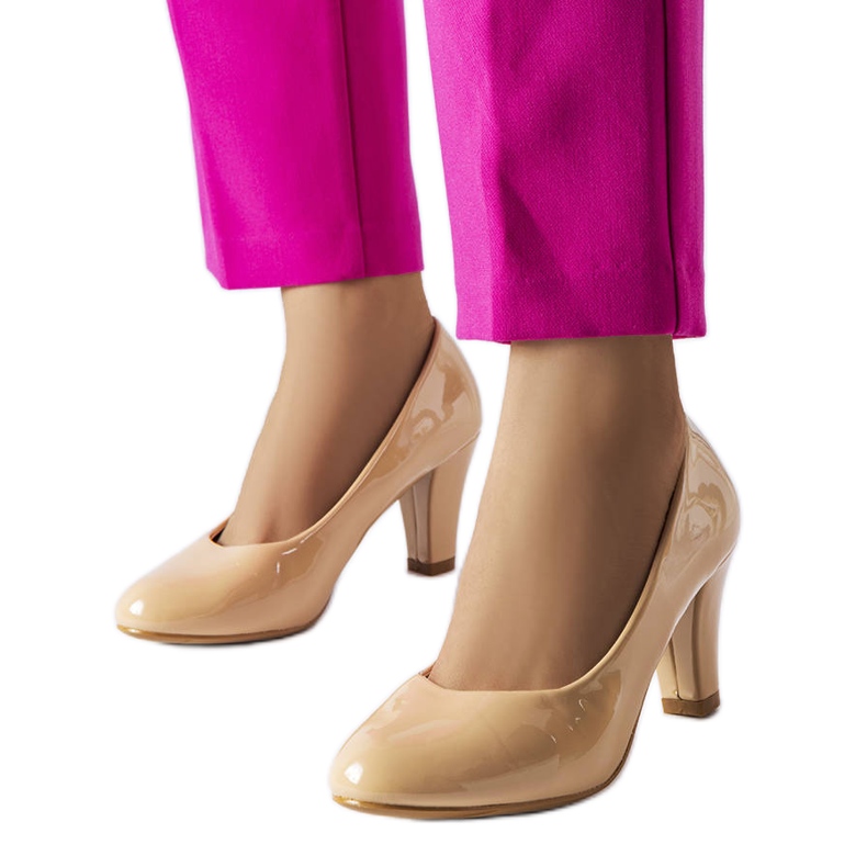 BM Béžové lakované lodičky od Burkett béžový