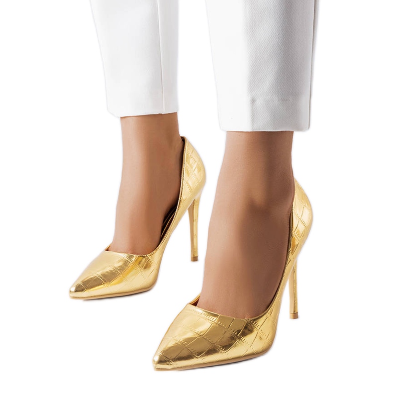 Zlaté jehlice zdobené Raison ražbou zlatý Zlaté jehlice zdobené Raison ražbou zlatý