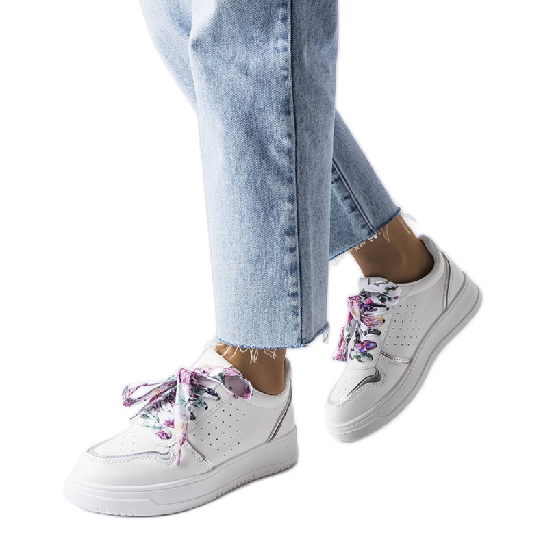 Bílé tenisky převázané stuhou Pryor bílý Bílé tenisky převázané stuhou Pryor bílý