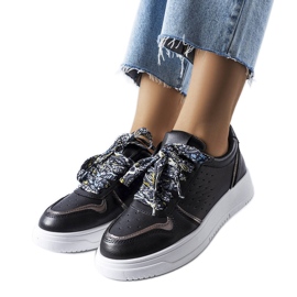 Černé tenisky 85-872 černý