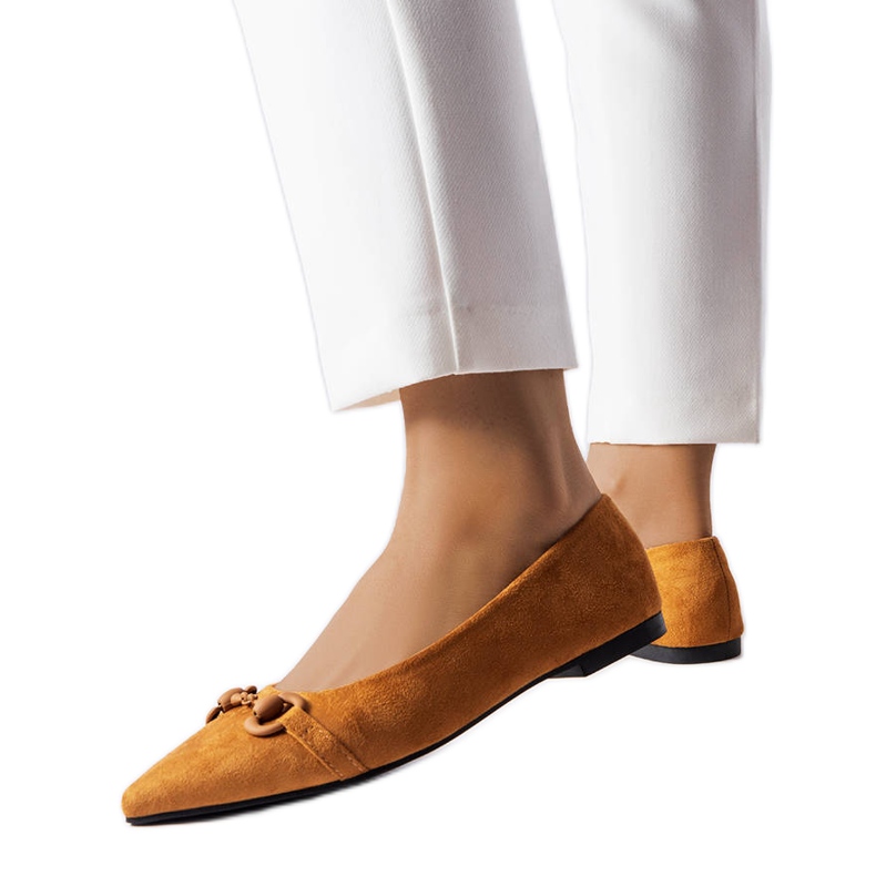 Hnědé baleríny se špičatou špičkou od Aimé hnědý