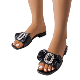Černé elegantní žabky s kamínky od Fifi černý