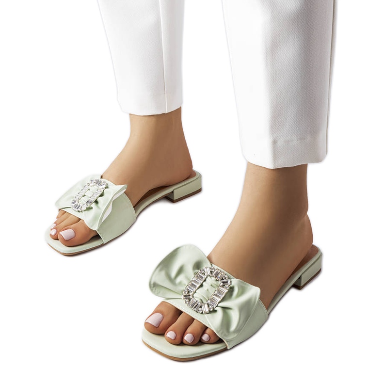 Zelené elegantní pantofle s kamínky od Fifi zelená