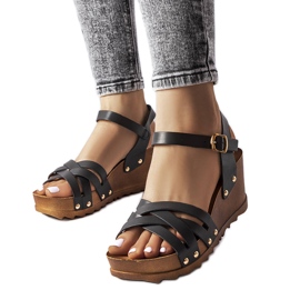 Černé sandály na klínku značky Audric černá Černé sandály na klínku značky Audric černá