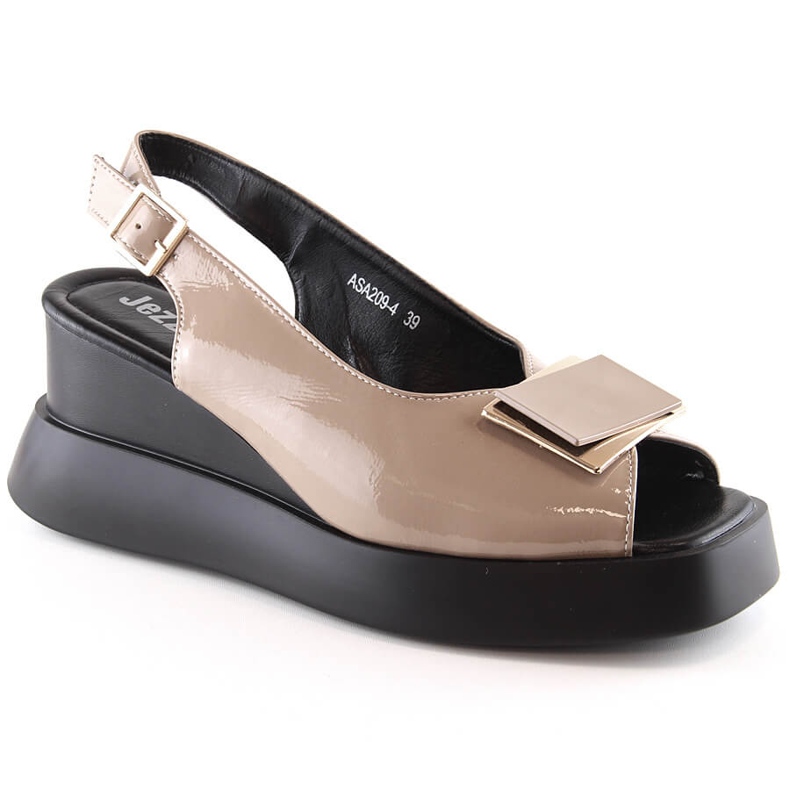 Lakované dámské sandály na klínku Jezzi SA209-4 béžový Lakované dámské sandály na klínku Jezzi SA209-4 béžový