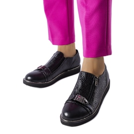 Černé embosované boty od Hugues černý