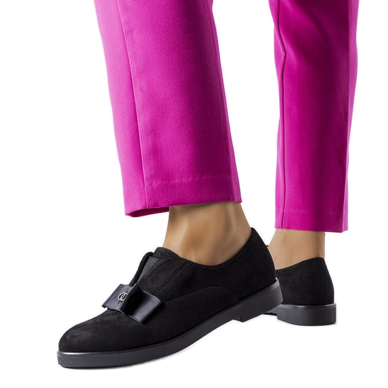 Černé slip-on boty značky Mutton černá